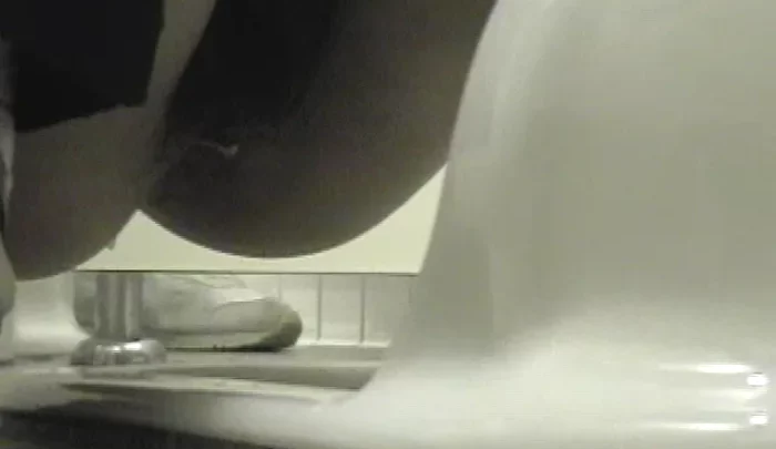 文化祭3 – 女子トイレの無料覗き穴、学校トイレ盗撮隠しカメラ、女子中学生のトイレ盗撮 のスクリーンショット 3