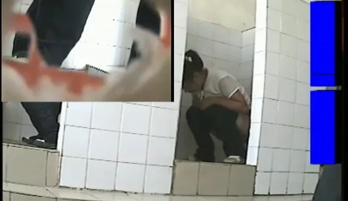 中国女子大生9 トイレ盗撮で覗かれる無防備な女子大生たちのプライベート のスクリーンショット 2