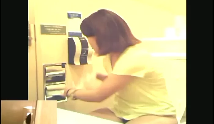 行列トイレ6 隠しカメラで覗く女子校生の用足し風景 のスクリーンショット 3