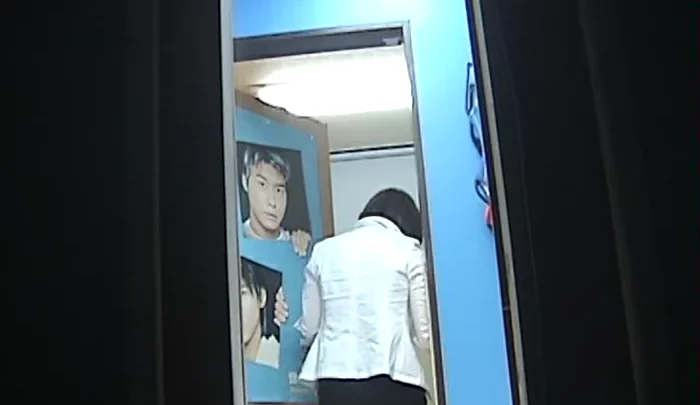 無修正覗き穴 日本のトイレ盗撮 隠しカメラで捉えた羞恥の瞬間 のスクリーンショット 4