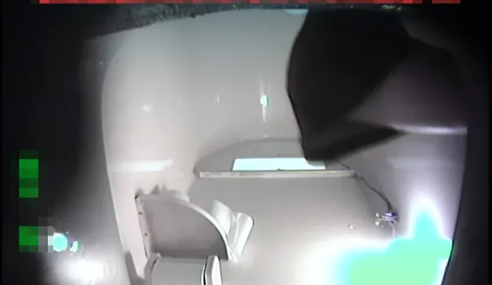 VIP個室風俗 隠しカメラ盗撮07 – 和式トイレで無防備に用を足す素人娘の無修正映像 のスクリーンショット 2