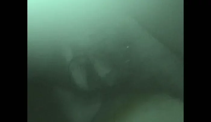 居酒屋トイレ17 – 覗き穴から盗撮した隠しカメラ映像 のスクリーンショット 2