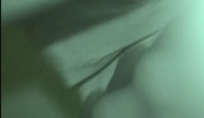 居酒屋トイレ盗撮9 – 覗き穴からの無修正映像・暗視カメラで捉えた女子トイレの密着盗撮 のスクリーンショット 1