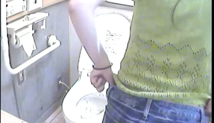 海眼6 和式トイレ盗撮 覗き穴から覗くトイレ盗撮映像 のスクリーンショット 1