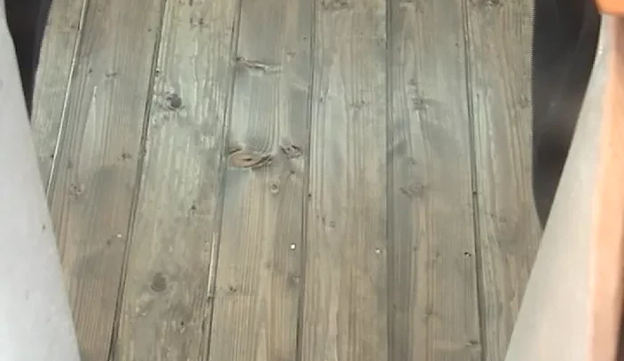 独占公開！海水浴場の和式トイレ盗撮映像 Zoomupで完全覗き のスクリーンショット 1