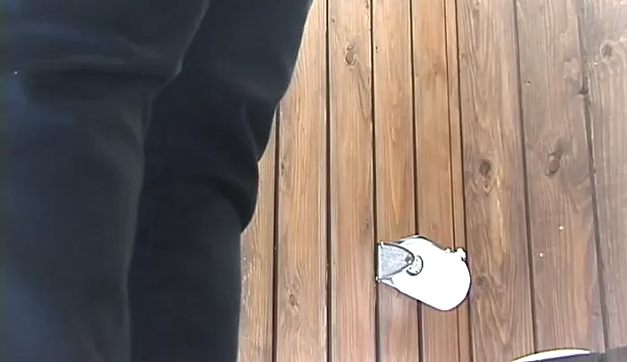 独占公開！海水浴場の和式トイレ盗撮映像 Zoomupで完全覗き のスクリーンショット 4