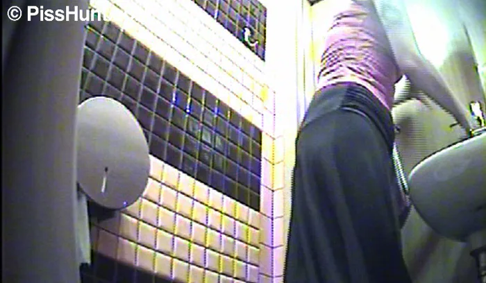 動画を再生:pisshunt_toilet_86