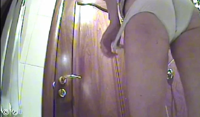 動画を再生:pisshunt_toilet_87