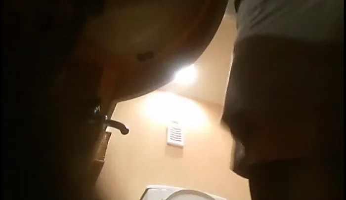 隠し撮りトイレ盗撮 新作隠しトイレ アジア人おしっこ トイレスパイ覗き動画 のスクリーンショット 2