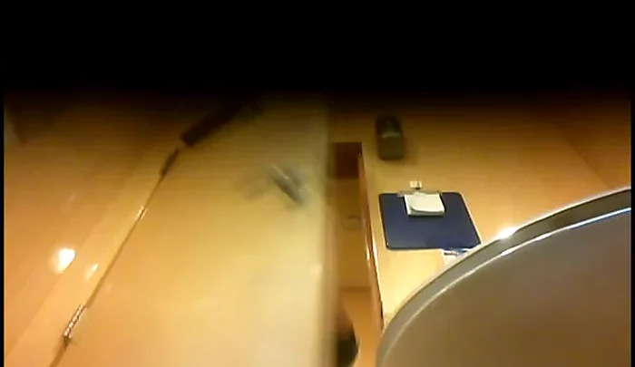 隠し撮りトイレ盗撮 新作隠しトイレ アジアンピッシング トイレスパイ覗き動画 のスクリーンショット 4