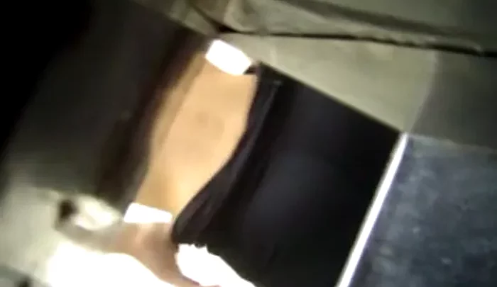 若いフランス人美女のトイレ盗撮シリーズ第1弾 隠しカメラで捉えたスリムな娘たちの無防備な姿 のスクリーンショット 1