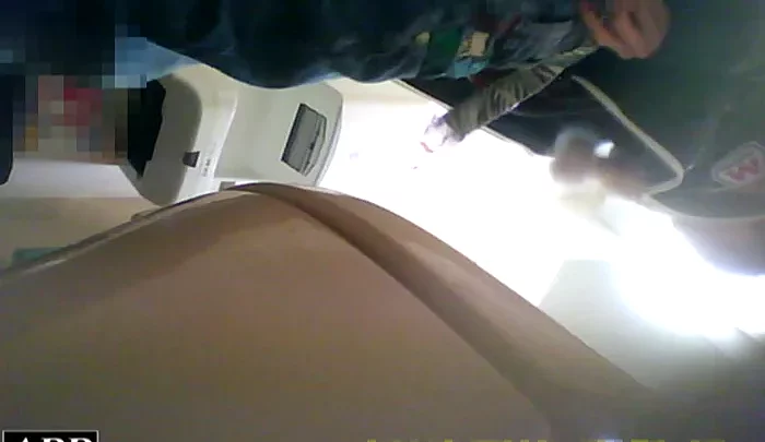 3視点洗面所 トイレ盗撮 日本の放尿隠しカメラ のスクリーンショット 4