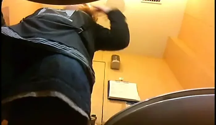 隠し撮りトイレ盗撮 新作隠しカメラ アジアンピッシング トイレスパイ覗き動画 のスクリーンショット 4