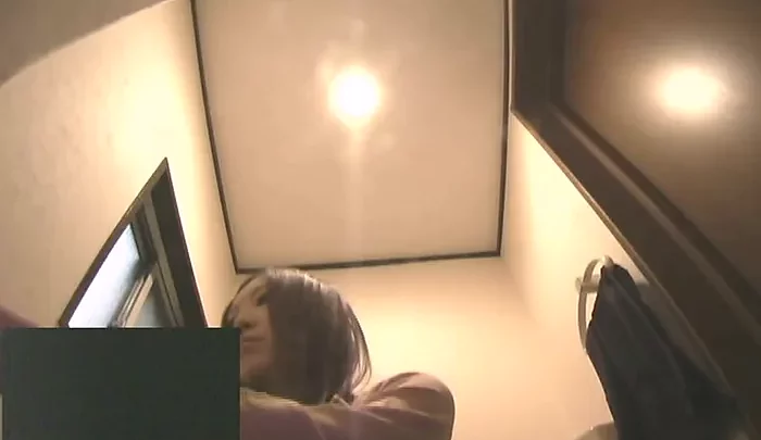 サプリトイレ7 – 覗き穴から盗撮したトイレ内の無防備な姿を完全収録 のスクリーンショット 1